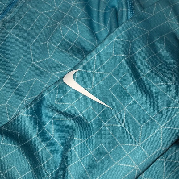 Nike Quarter-zip - Picture 2 of 4